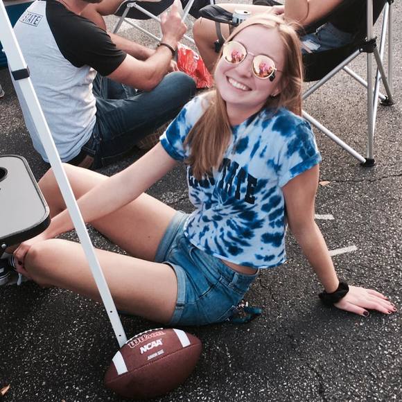 Meet your Posher, Caroline - Picture 1 of 1